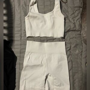 women’s white workout set - small